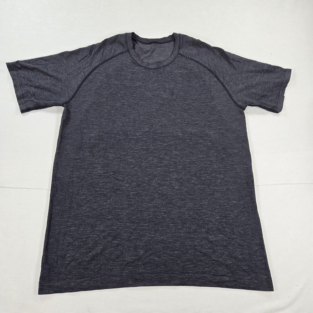 Lululemon Athletica Vent Tech Short Sleeve Shirt in Black Men's Size Large